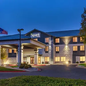 *** Hotel Spark By Hilton International Airport USA